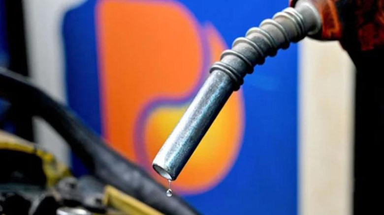 লিটারে পাচ টাকা বাড়ল অকটেন পেট্রল কেরোসিনের দাম...