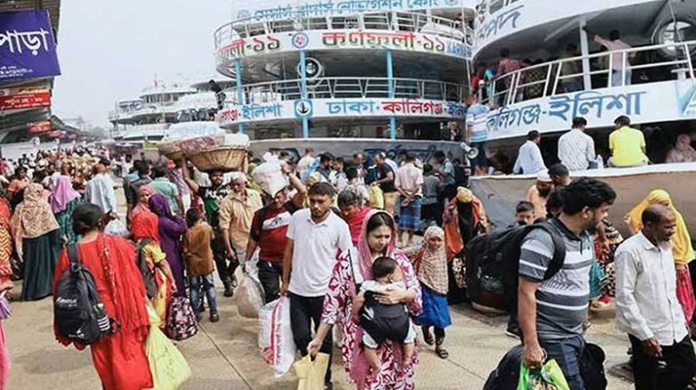 ছুটি শেষে রাজধানীমুখী মানুষের ঢল...