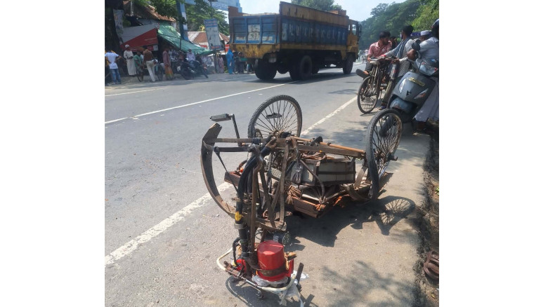 গোপালগঞ্জে বাসের ধাক্কায় ভ্যানচালক নিহত...