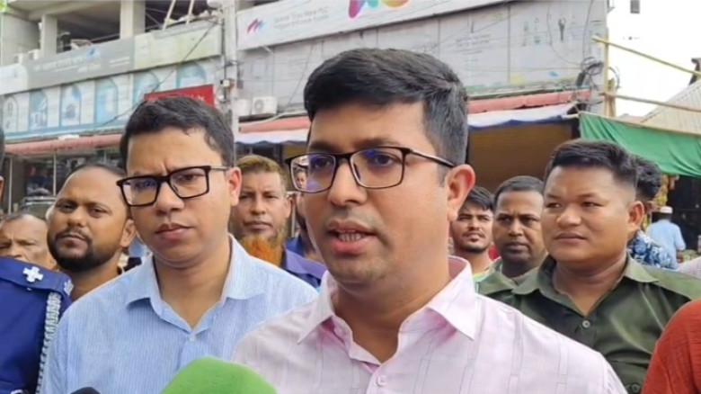 কসবায় যানজট নিরসনে উচ্ছেদ অভিযান...