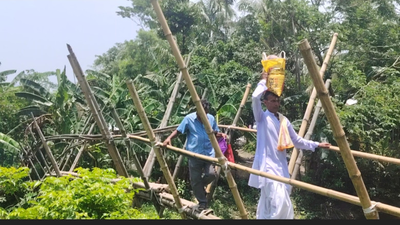 ডাসারে সেতুর অভাবে দুর্ভোগে দশ গ্রামবাসী!...