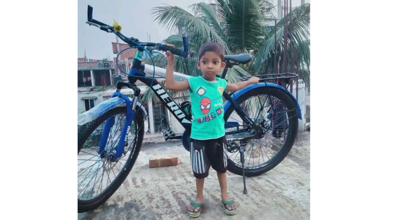 ভাঙ্গুড়ায় নানা বাড়িতে গিয়ে বাকপ্রতিবন্ধী শিশু নিখো...