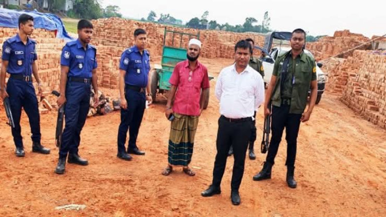 হ‌বিগ‌ঞ্জে দুই ইটভাটাকে ৬ লাখ টাকা জরিমানা...
