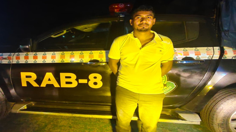 র‌্যাব-৮ এর অভিযানে হত্যা মামলার সাজাপ্রাপ্ত আসামী...