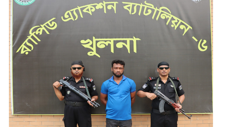 খুলনার চাঞ্চল্যকর ট্রিপল মার্ডার মামলার প্রধান আসা...