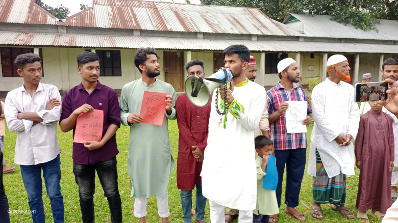 ভালুকায় শিক্ষা প্রতিষ্ঠানের শতবর্ষী কড়ই গাছ কাটার ...