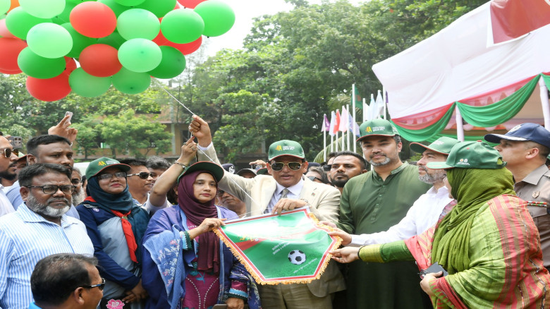 প্রাথমিক বিদ্যালয়ভিত্তিক বিশ্বের বৃহত্তম ক্রীড়া উৎ...