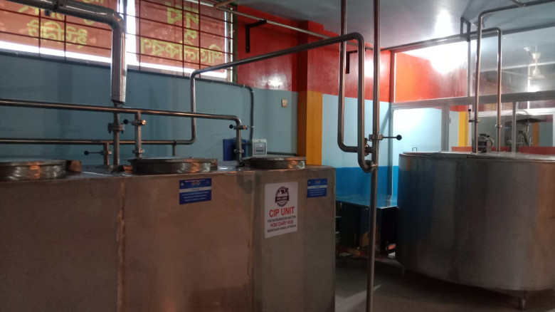 কেন্দুয়ায় প্রতিদিন হকী ডেইরী ফার্ম  ২০ হাজর লিটার ...