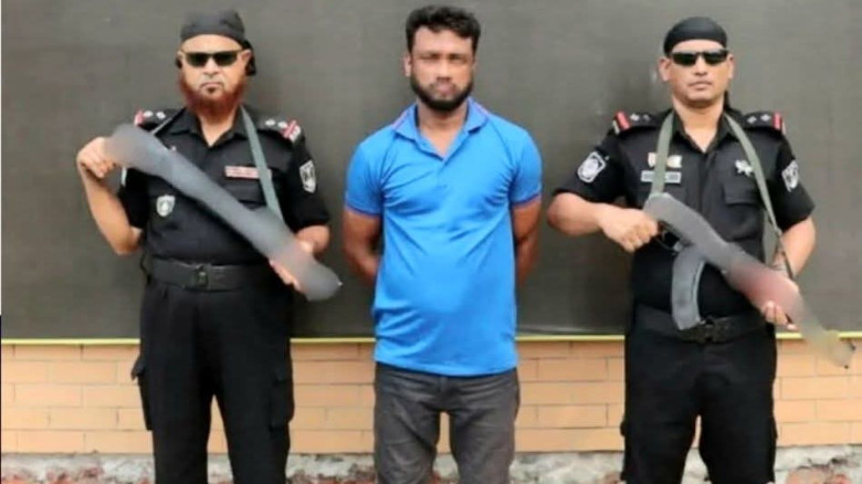 খুলনায় শ্বাশুড়ি ও দুই সন্তান হত্যা মামলার আসামী র‌...