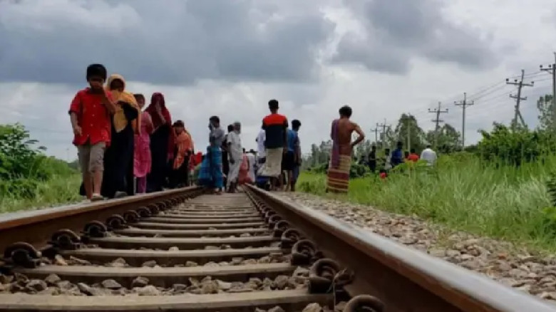 টাঙ্গাইলে ট্রেনে কাটা পড়ে গৃহবধূর মৃত্যু...