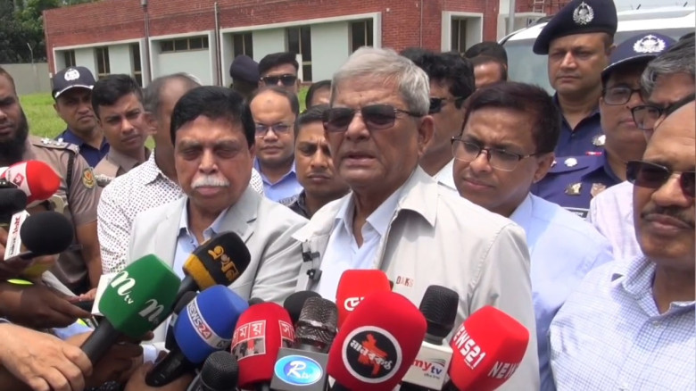 গন্ধর্বপুরে মেগা প্রকল্প পরিদর্শনে মন্ত্রী মির্জা ...