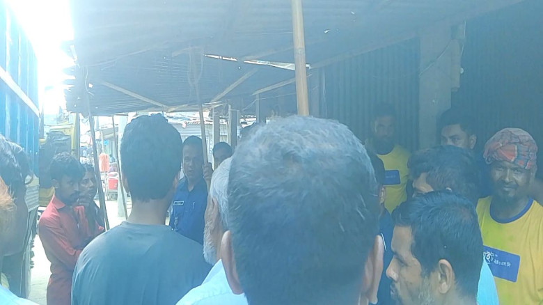 ঝিনাইগাতীতে কাচাঁমাল ব্যবসায়ীকে ১০ হাজার টাকা জরিম...