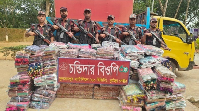 কসবায় কোটি টাকার ভারতীয় শাড়ি জব্দ...
