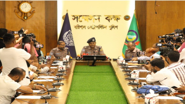 বিএমপি গোয়েন্দা পুলিশের অভিযানে ৬৬ কেজি গাঁজা উদ্ধ...