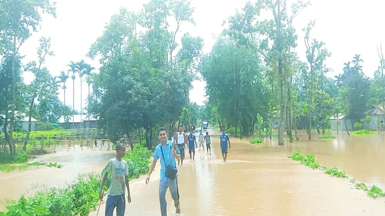 ঝিনাইগাতীতে পাহাড়ি ঢলে সিমান্ত সড়ক প্লাবিত...