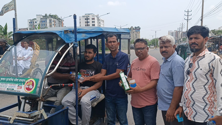 নারায়নগঞ্জ জার্নালিস্ট ইউনিটি'র পক্ষ থেকে শ্রমজীবী...