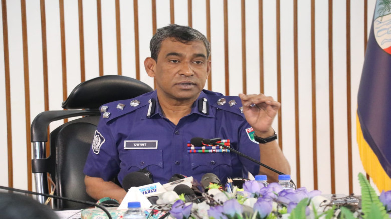 জলে বাস করে কুমিরের সঙ্গে পাঞ্জা: ফেনীর সাবেক পুলি...