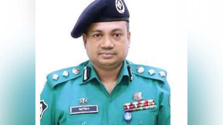 খুলনা মেট্রো পুলিশ কমিশনারের বিরুদ্ধে অপপ্রচার নিয়...