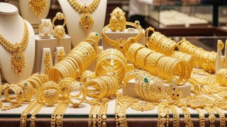 দেশের বাজারে বেড়েছে সোনার দাম...
