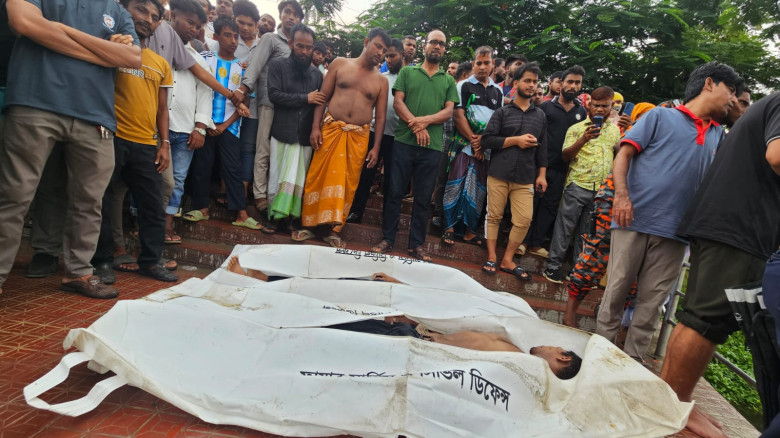 নারায়ণগঞ্জে ডিএনডি লেকে গোসল করতে নেমে একই পরিবারে...