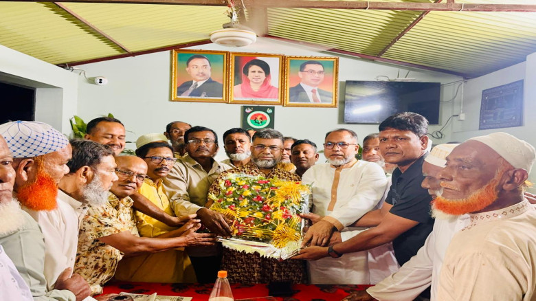 চুয়াডাঙ্গা জেলা পরিষদের প্রশাসক শরীফুজ্জামানকে দর...