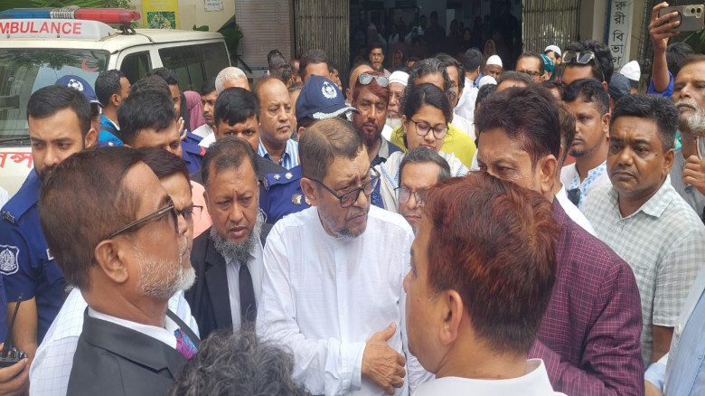সরকার স্বাস্থ্য সেবাকে জনগণের দোড়গোড়ায় পৌচ্ছে দিতে...