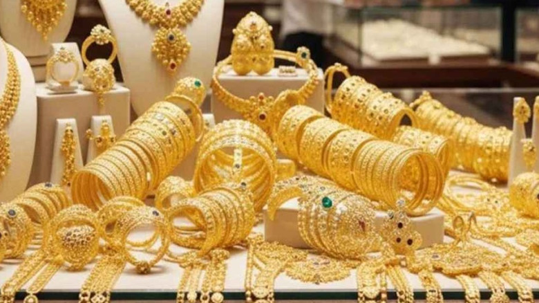 যে দামে বিক্রি হচ্ছে সোনা ও রুপা...