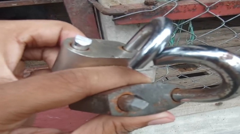 পাকুন্দিয়ায় তালা কেটে খামার থেকে ৪ গরু চুরি, ক্ষতি...