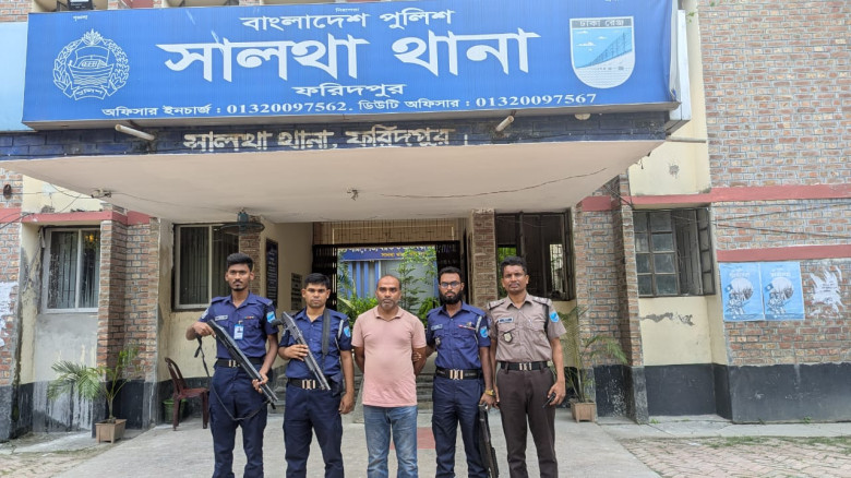 সালথায় ইউপি চেয়ারম্যান ও যুবলীগ সভাপতি বাবু মোল্যা...