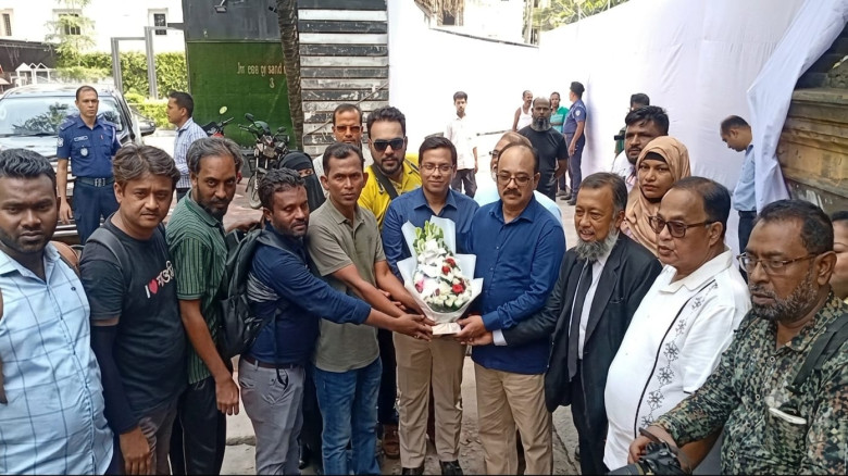 নারায়ণগঞ্জে বিভাগীয় কমিশনারের দিনব্যাপী নানা প্রকল...