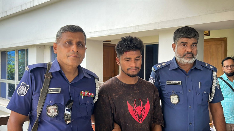 আশুগঞ্জের আলোচিত ইভটিজার ইমন ইয়াবাসহ গ্রেপ্তার, ছয়...