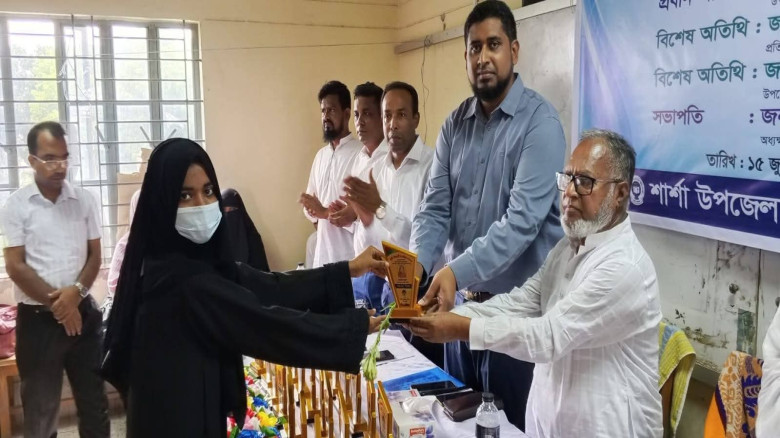 শার্শা উপজেলা কলেজের পক্ষ থেকে ২৫ শিক্ষার্থীকে সম্...