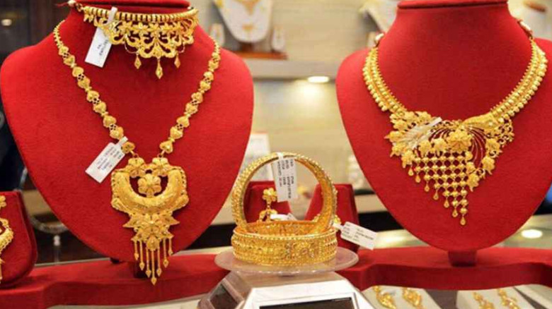যে দামে বিক্রি হচ্ছে সোনা ও রুপা...