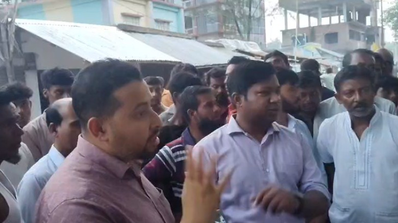 গাংনীতে ভ্রাম্যমাণ আদালতে সার ব্যবসায়ির জরিমানা...
