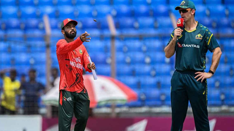 টস জিতে ব্যাটিংয়ে অস্ট্রেলিয়া...