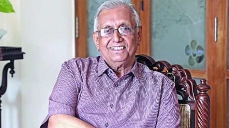 বিদায় ক্রীড়া ব্যক্তিত্ব আবদুস সাদেক:  মাঠ থেকে সংগ...