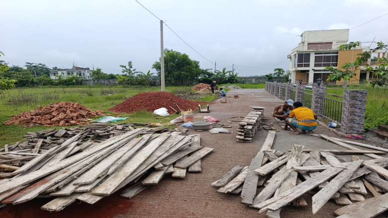 উপজেলা পরিষদের মাস্টার প্ল্যান উপেক্ষা করে ইউএনও ব...