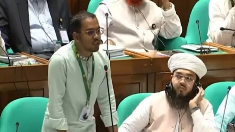 প্রধান মন্ত্রীকে নিয়ে এনসিপি এমপির বক্তব্যে উত্তপ...
