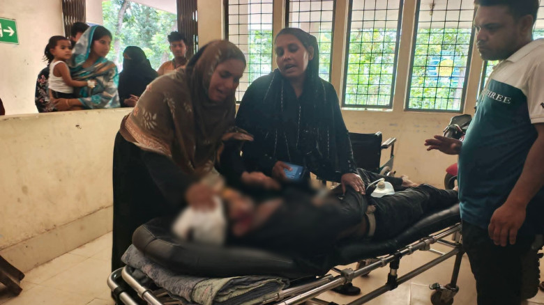 সীতাকুণ্ডে সড়ক দুর্ঘটনায় অটোরিকশা চালকের মৃত্যু...