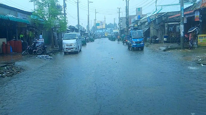 শেরপুরের ঝিনাইগাতীতে বৃষ্টিতেই জলাবদ্ধতা সৃষ্টি সম...