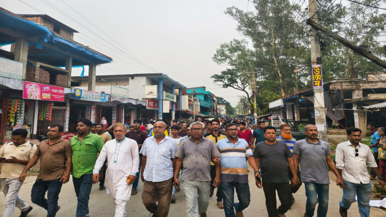 ক্ষেতলালে ছাত্রদলের প্রতিবাদ মিছিল ও সমাবেশ অনুষ্ঠ...
