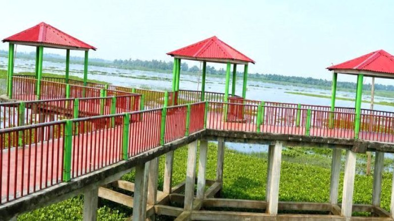 বানিয়াচং-হবিগঞ্জ  সড়কের পাশে আতুকুড়া বাজার সংলগ্ন ...