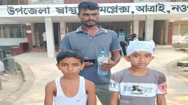 আত্রাইয়ে ক্লাস চলাকালীন বিদ্যালয়ের ছাদ ধসে ৭ শিক্ষ...