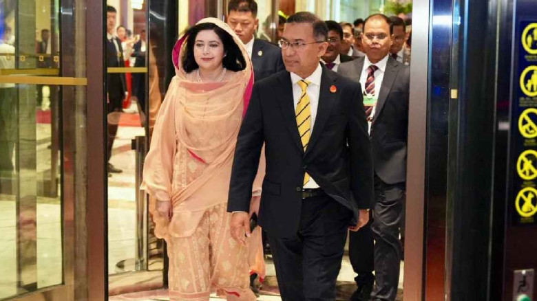 দালিয়ান থেকে বেইজিংয়ের পথে প্রধানমন্ত্রী...