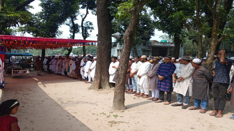 চির নিদ্রায় শায়িত হলেন প্রাথমিকের শিক্ষক আজিজার রহ...