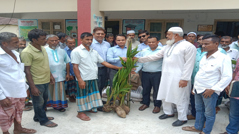 নেছারাবাদে কৃষি পুনর্বাসন সহায়তা কর্মসূচির উদ্বোধন...