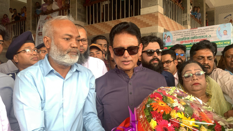 উপাচার্যের আমন্ত্রণে ববিতে শিক্ষামন্ত্রী, সংকট নির...