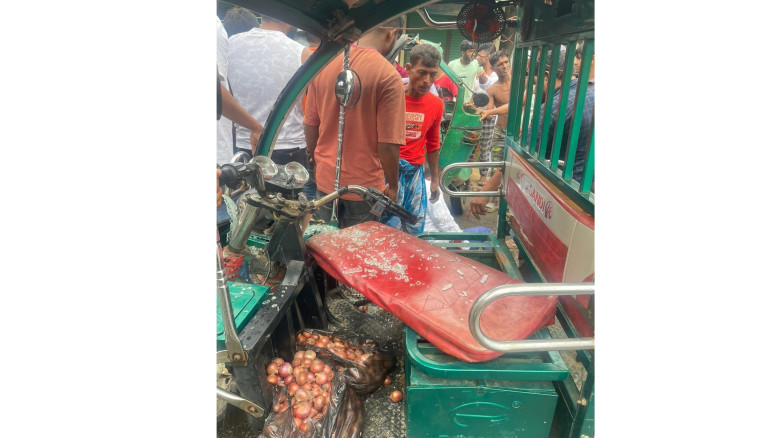 আখাউড়ায় সিএনজির ধাক্কায় অটোরিকশা দুর্ঘটনা, আহত ৭...