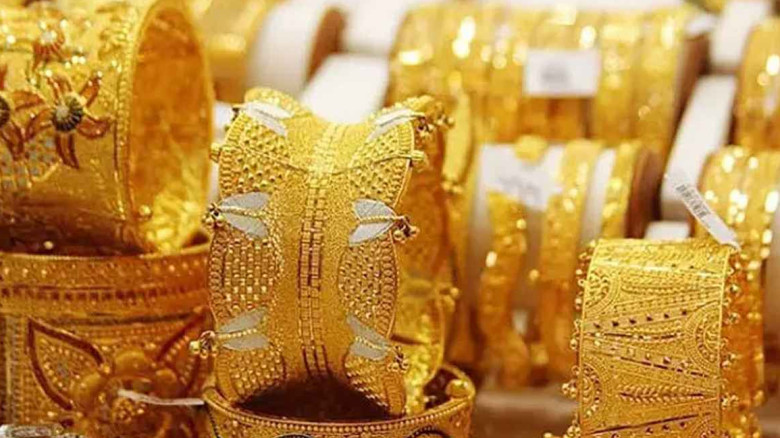 দেশে যে দামে বিক্রি হচ্ছে সোনা...