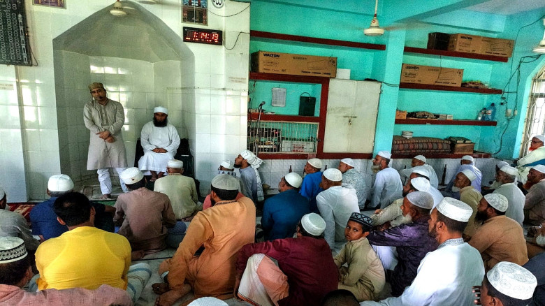 মোহনগঞ্জে জুমার খুতবার পর জনসচেতনতামূলক মতবিনিময়...